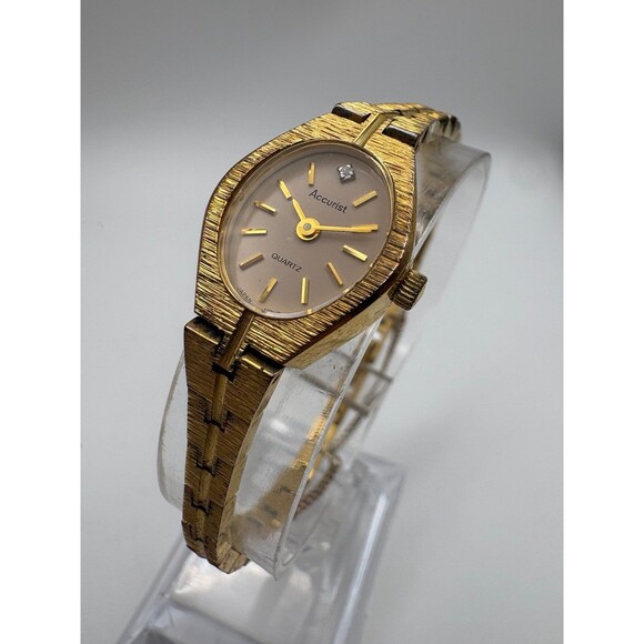 Accessories - Vintage Accurist Gold Tone Diamond Accent Quartz Oval Ladies Watch LB 507G